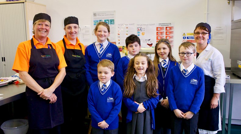 School council tackle school dinners 