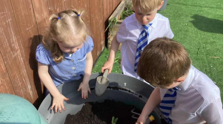 Reception gardening club