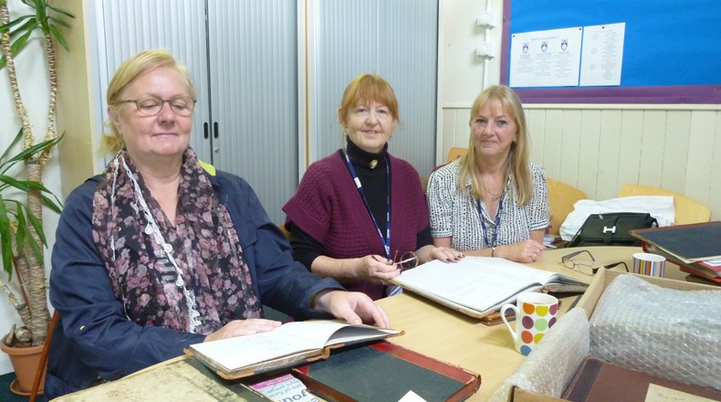 Browny Academy - Log book ladies