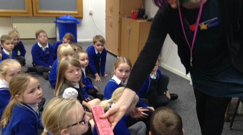 Year 2 explore the Discovery Museum 